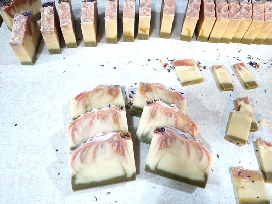 Flower Garden Soap – All-Natural Floral Bar with Lavender, Geranium & Botanical Claysl Oils | Handmade Palm-Free Soap