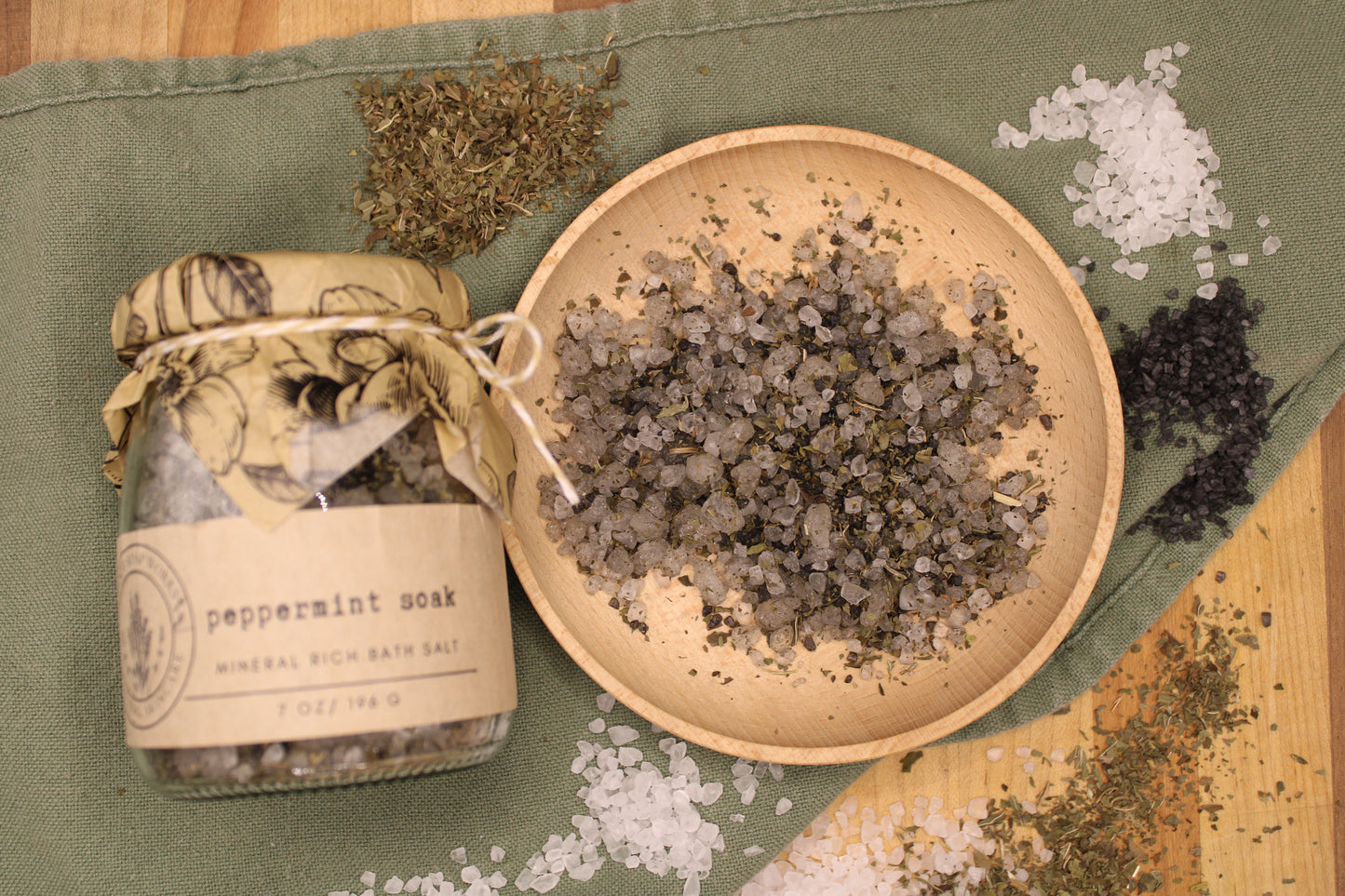 Peppermint Mineral Bath Salts – Cooling, Mineral-Rich Soak for Relaxation & Refreshment